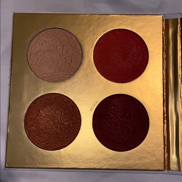 PÜR Midnight Masquerade Face Palette (MSRP $29) - Picture 3 of 5